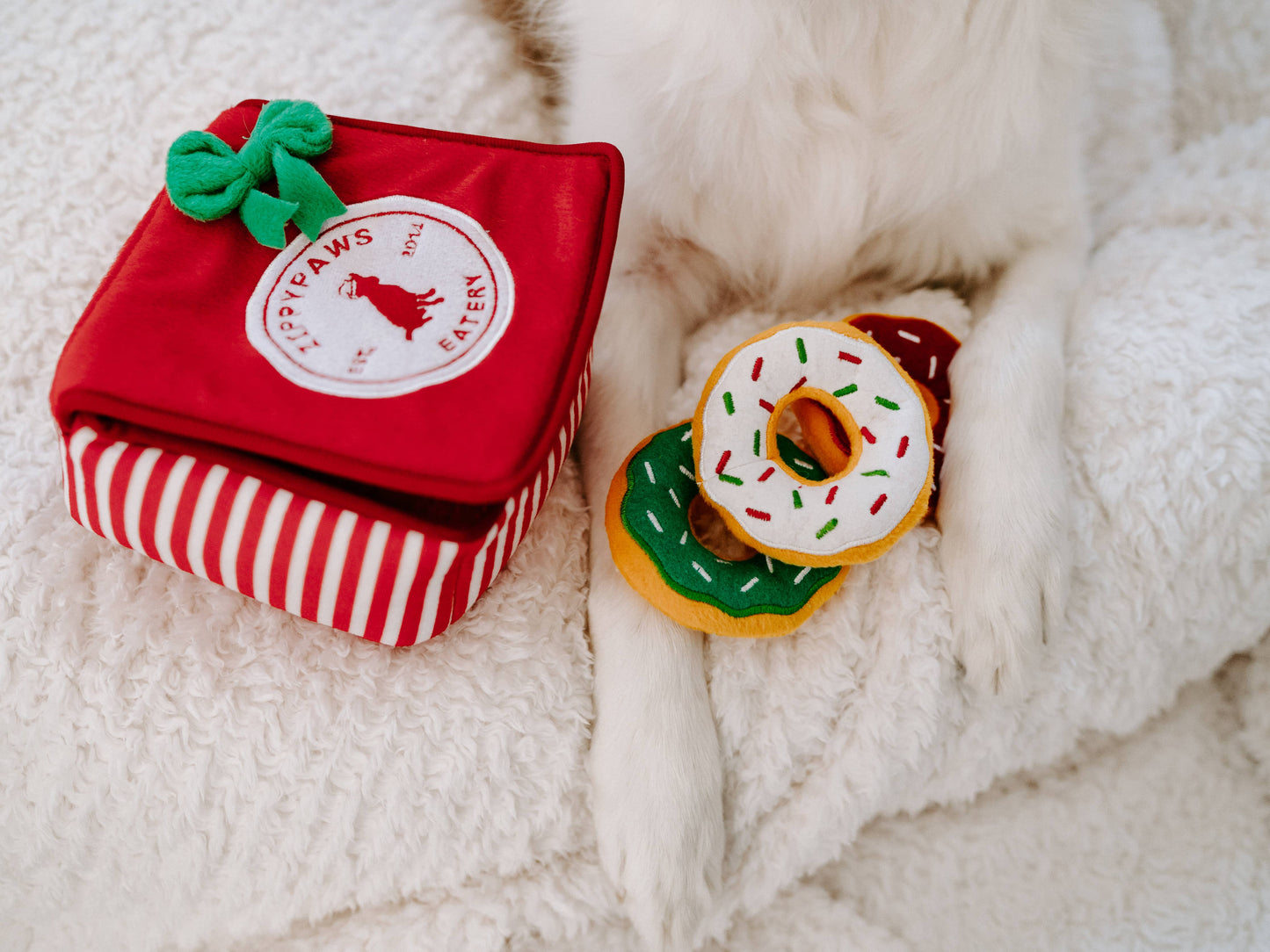 ZippyPaws Holiday Burrow Donutz Box