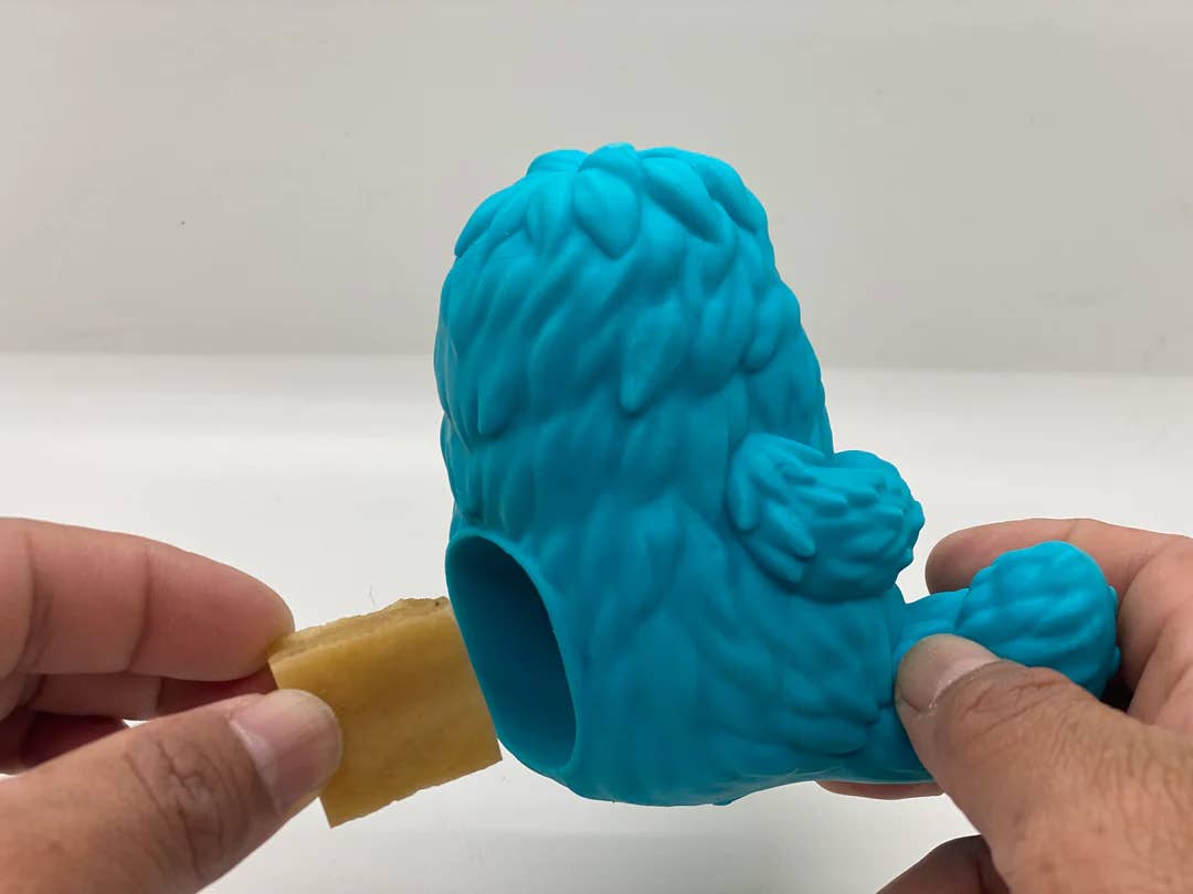 Yeti Dog Chew Puff & Play Treat Dispenser Blue